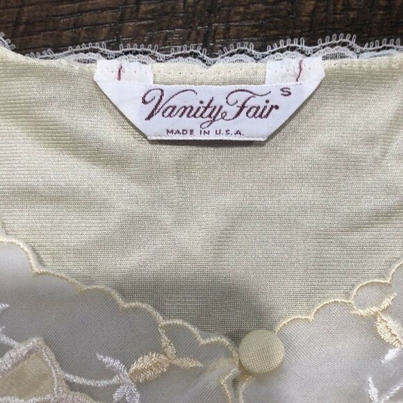 Vanity Fair Women Size Small Sheer Yellow Short Sleeve Button Front Nylon Robe - Picture 3 of 12